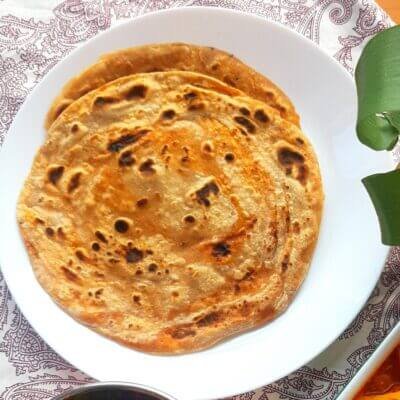 Chilli Garlic Parantha (Spiced Indian Flatbread with Garlic & Chillies)